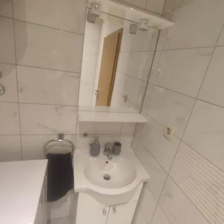 Apartment Deni 10 *